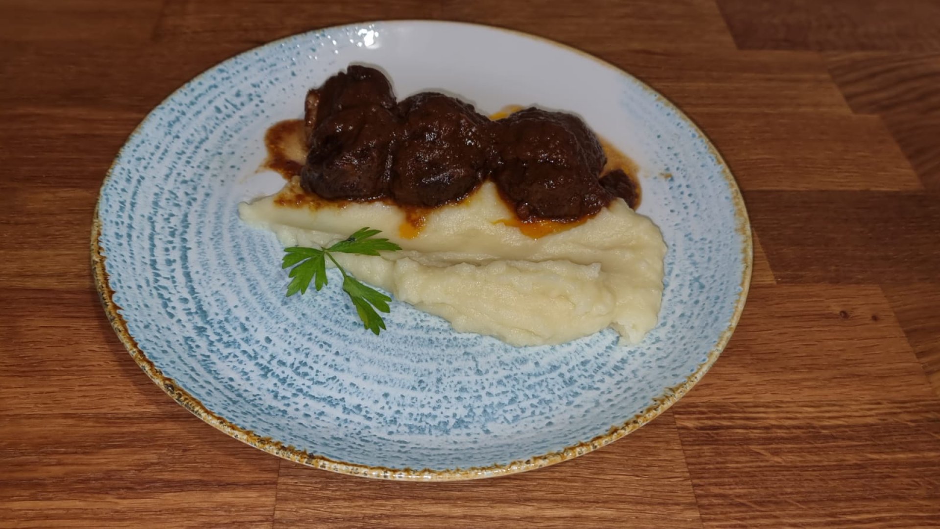 Carrillada de Ibérico con arroz salvaje