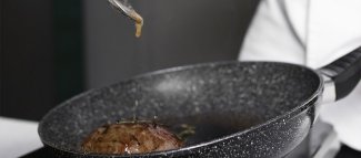 Desglasar: Una Técnica Esencial en la Cocina Profesional